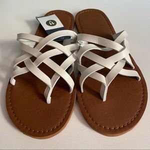 NWT Universal Thread White Strappy Cage Sandals Faux Leather Womens Sz 11 W